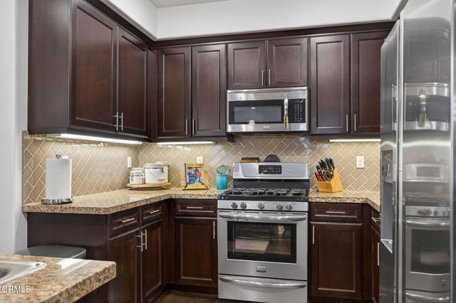 34 Secret Hollow Lane, Newbury Park, CA 91320