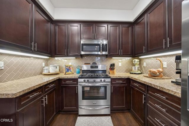 34 Secret Hollow Lane, Newbury Park, CA 91320