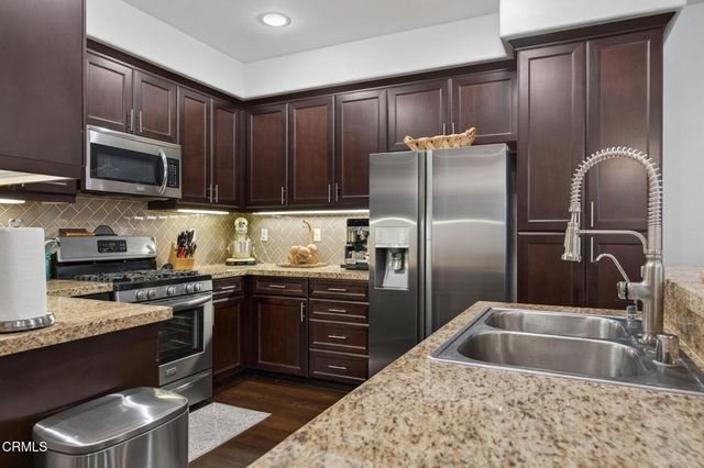 34 Secret Hollow Lane, Newbury Park, CA 91320