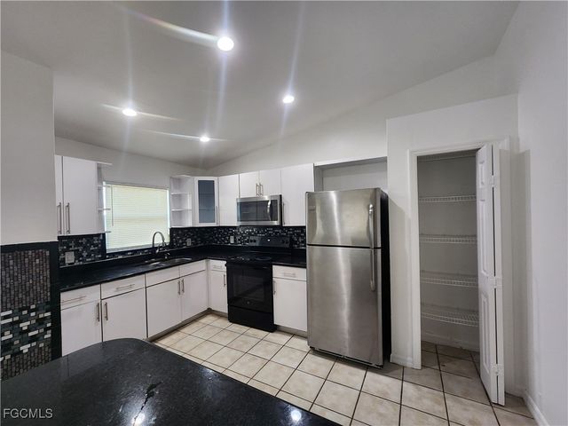 1248 Columbus BLVD A, Fort Myers, FL 33913