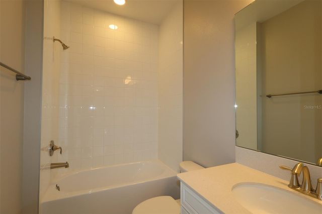 3318 WOLF LAKE AVENUE, Apopka, FL 32712