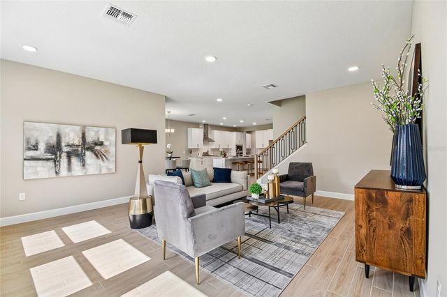 3318 WOLF LAKE AVENUE, Apopka, FL 32712
