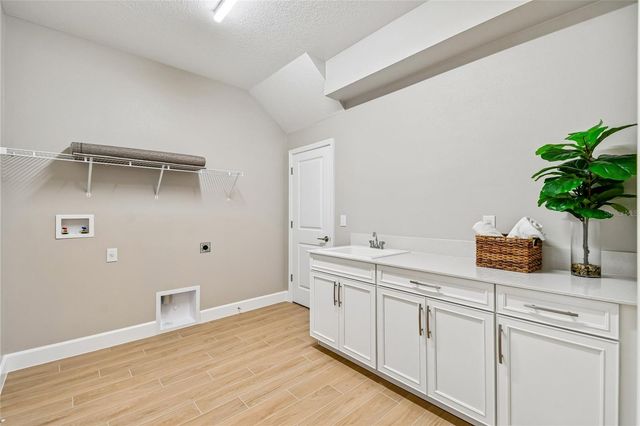 3318 WOLF LAKE AVENUE, Apopka, FL 32712