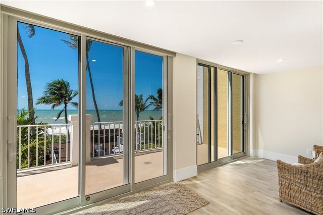 3377 Gulf Shore BLVD N 1B, Naples, FL 34103