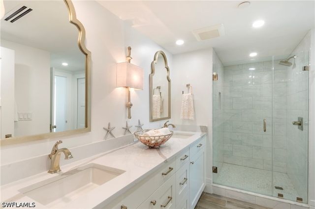 3377 Gulf Shore BLVD N 1B, Naples, FL 34103
