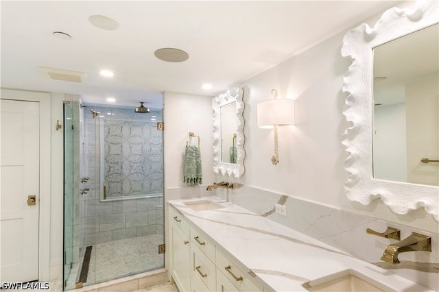3377 Gulf Shore BLVD N 1B, Naples, FL 34103