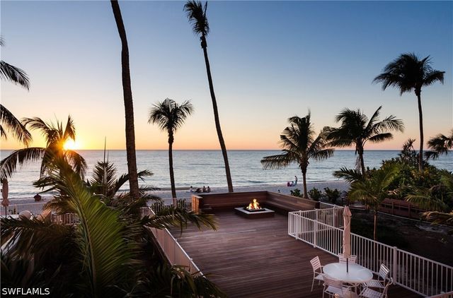 3377 Gulf Shore BLVD N 1B, Naples, FL 34103