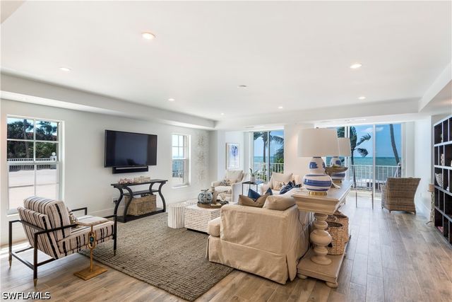 3377 Gulf Shore BLVD N 1B, Naples, FL 34103