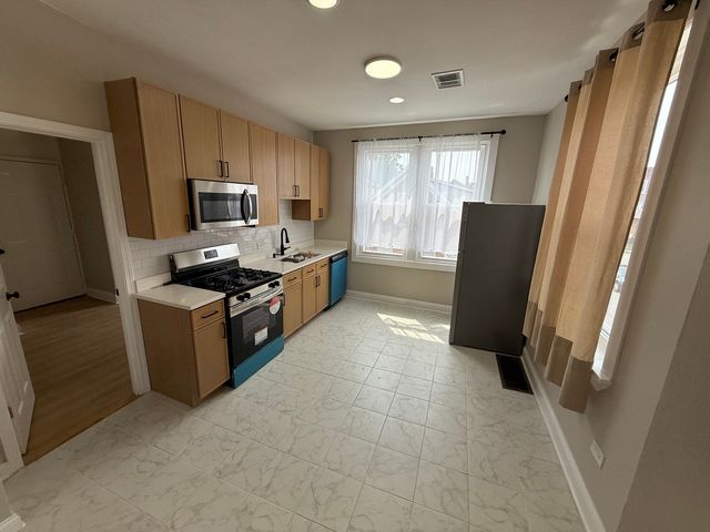 149 S Washtenaw Avenue 2, Chicago, IL 60612