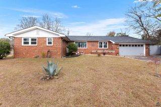 121 Crestwood Rd, Warner Robins, GA 31093