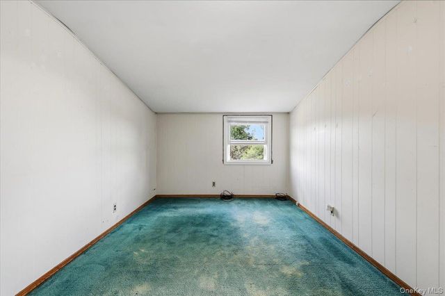 665 Dianne Street, Seaford, NY 11783