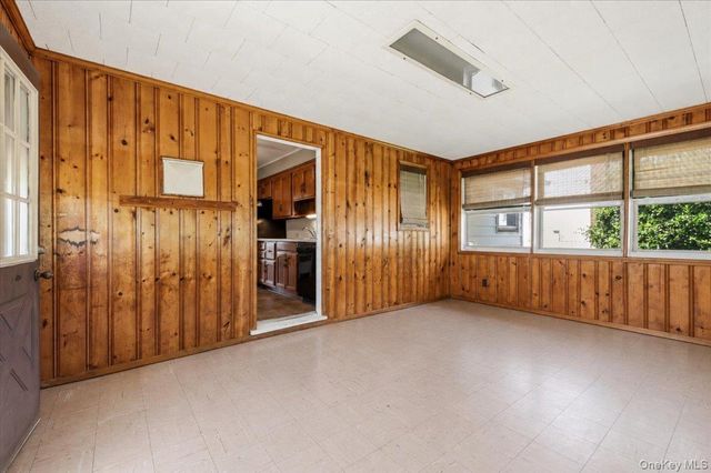 665 Dianne Street, Seaford, NY 11783