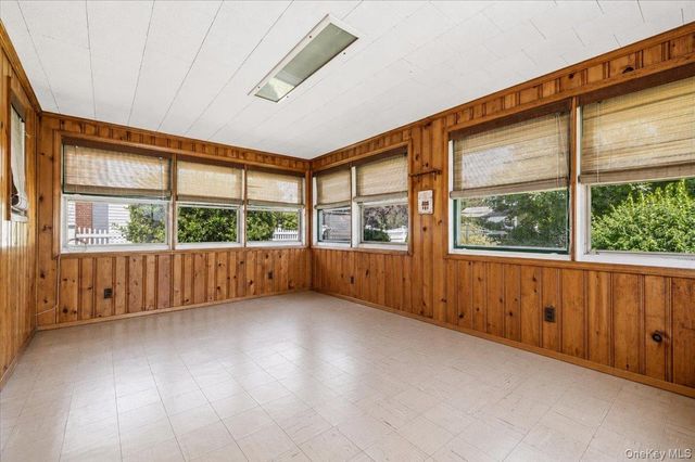 665 Dianne Street, Seaford, NY 11783