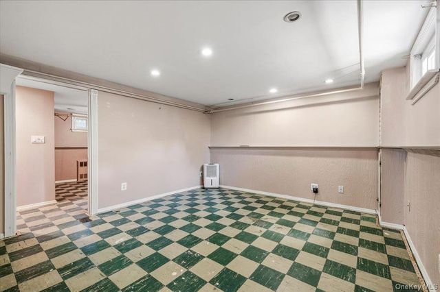 665 Dianne Street, Seaford, NY 11783