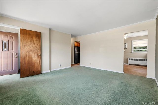 665 Dianne Street, Seaford, NY 11783