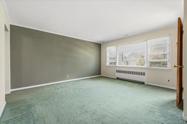 665 Dianne Street, Seaford, NY 11783