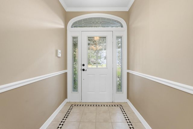 241 Crystal Cove Dr, Palatka, FL 32177