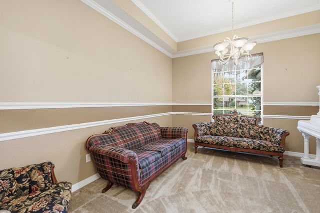 241 Crystal Cove Dr, Palatka, FL 32177