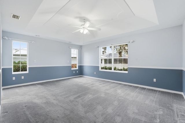 241 Crystal Cove Dr, Palatka, FL 32177