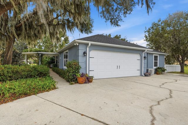 241 Crystal Cove Dr, Palatka, FL 32177