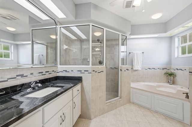 241 Crystal Cove Dr, Palatka, FL 32177