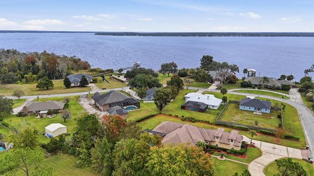 241 Crystal Cove Dr, Palatka, FL 32177