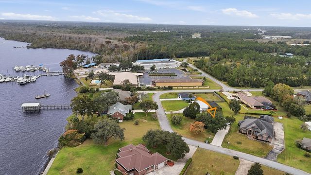 241 Crystal Cove Dr, Palatka, FL 32177