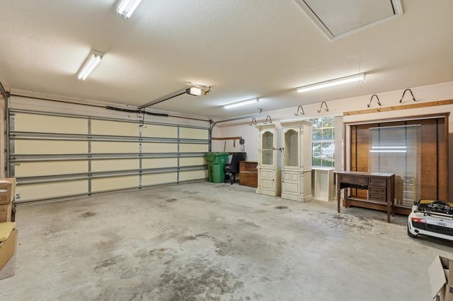 241 Crystal Cove Dr, Palatka, FL 32177