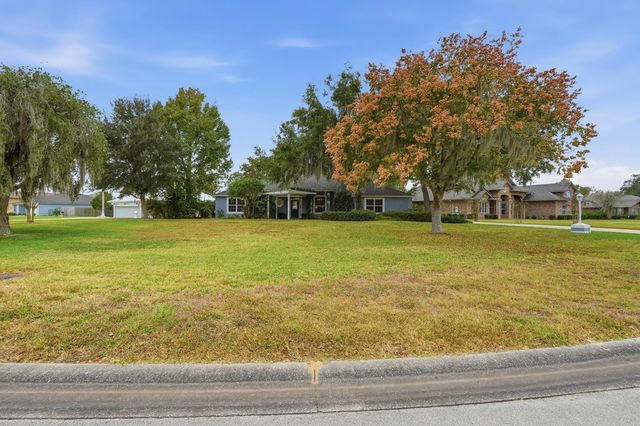 241 Crystal Cove Dr, Palatka, FL 32177