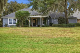 241 Crystal Cove Dr, Palatka, FL 32177