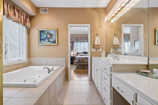 14235 Isanti Street NE, Ham Lake, MN 55304