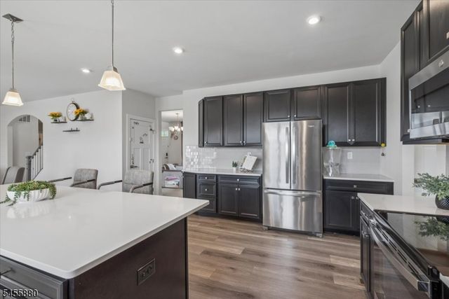 2 Vansickle Ct, Roxbury Twp., NJ 07850