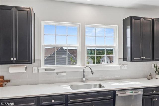 2 Vansickle Ct, Roxbury Twp., NJ 07850