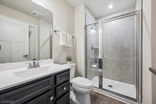 2 Vansickle Ct, Roxbury Twp., NJ 07850