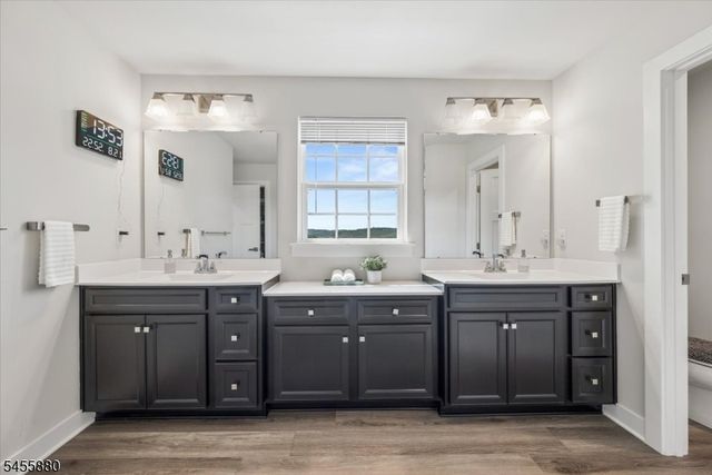 2 Vansickle Ct, Roxbury Twp., NJ 07850