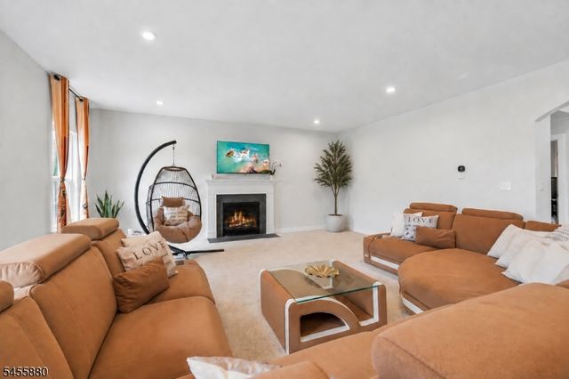 2 Vansickle Ct, Roxbury Twp., NJ 07850