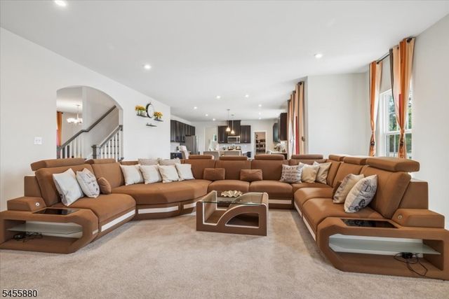 2 Vansickle Ct, Roxbury Twp., NJ 07850