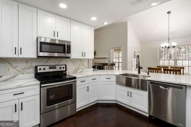 1670 Cooper Lakes Drive, Grayson, GA 30017