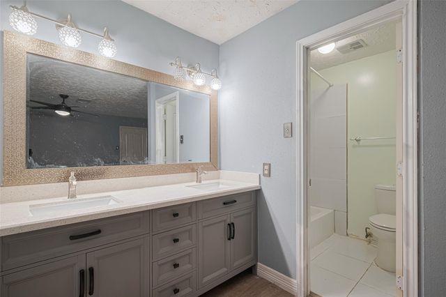 3714 Parkridge Glen Drive, Houston, TX 77082