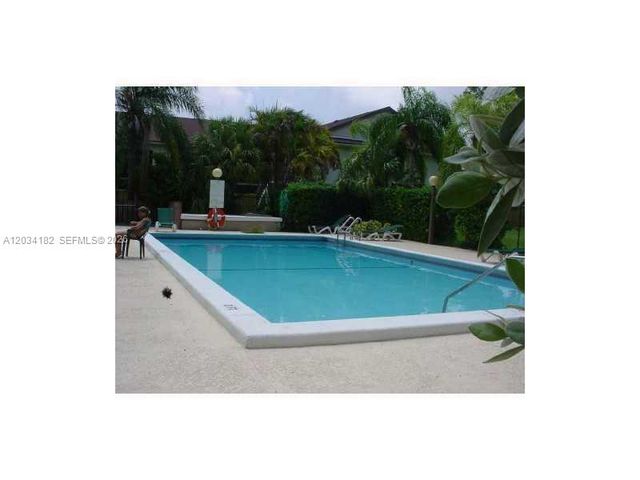 11261 SW 88 ST 205H, Miami, FL 33176