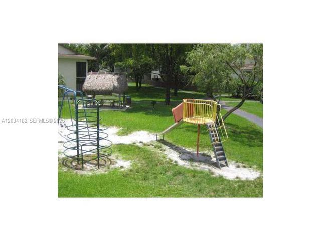 11261 SW 88 ST 205H, Miami, FL 33176