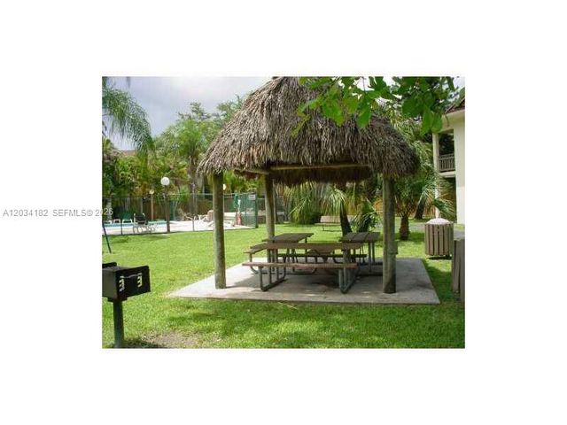 11261 SW 88 ST 205H, Miami, FL 33176