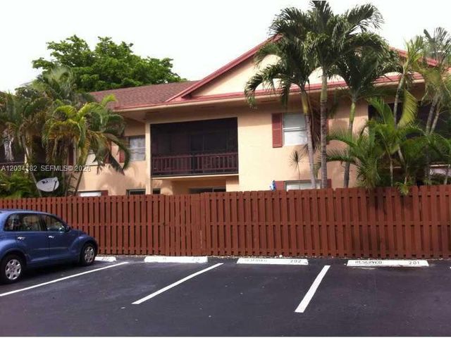 11261 SW 88 ST 205H, Miami, FL 33176