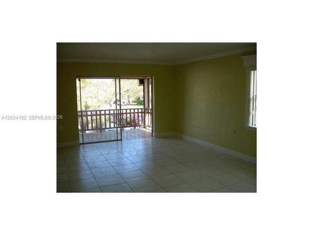 11261 SW 88 ST 205H, Miami, FL 33176