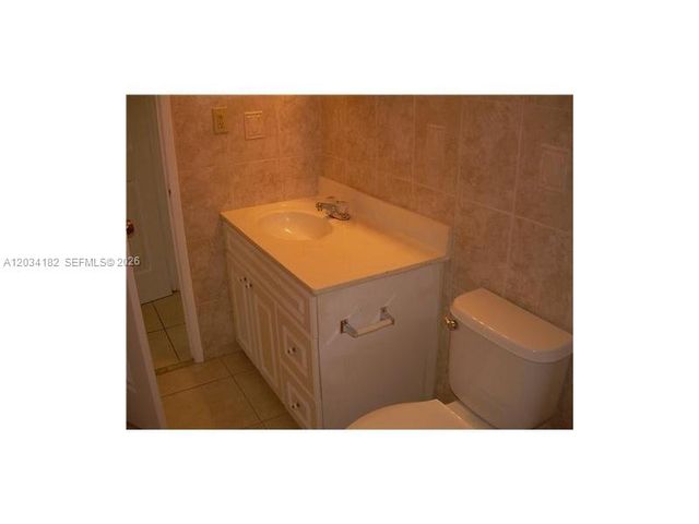 11261 SW 88 ST 205H, Miami, FL 33176