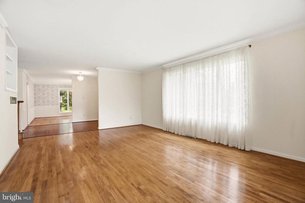 Image 11 of property listing at 13164 HOLLY LOCH LN, Highland, MD 20777
