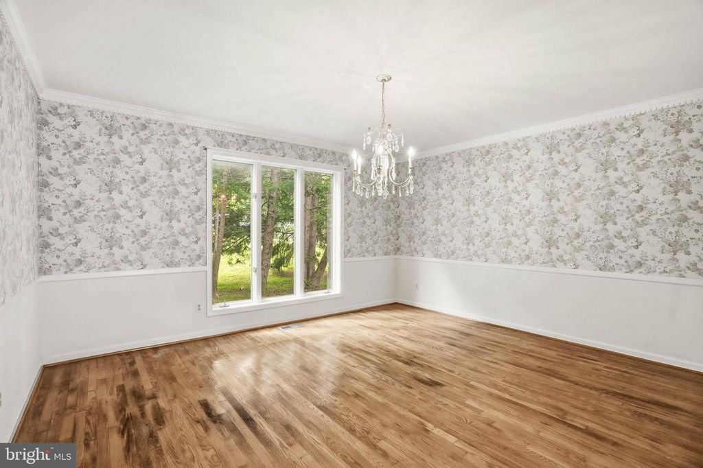 Image 13 of property listing at 13164 HOLLY LOCH LN, Highland, MD 20777