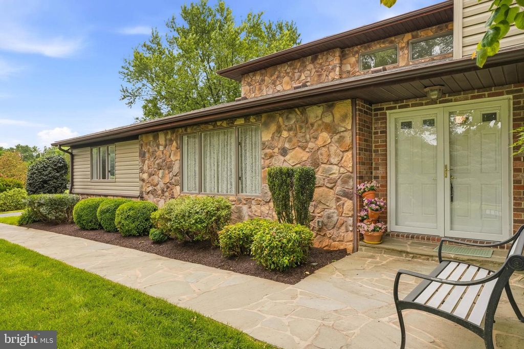 Image 3 of property listing at 13164 HOLLY LOCH LN, Highland, MD 20777