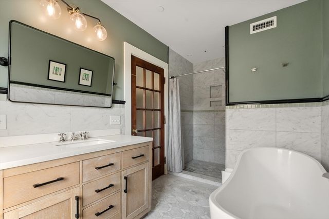 157 Babcock 2, Brookline, MA 02446