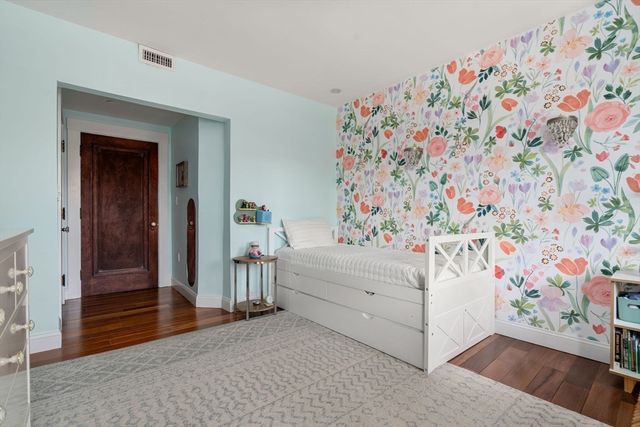 157 Babcock 2, Brookline, MA 02446